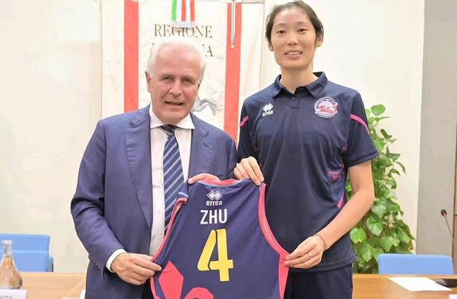 建队核心!曝朱婷将续约斯坎迪奇,高层100%信任,冲击双冠王