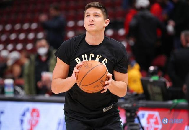 名记：雄鹿四处开价阿伦+次轮签 希望得到千万级别防守型前锋