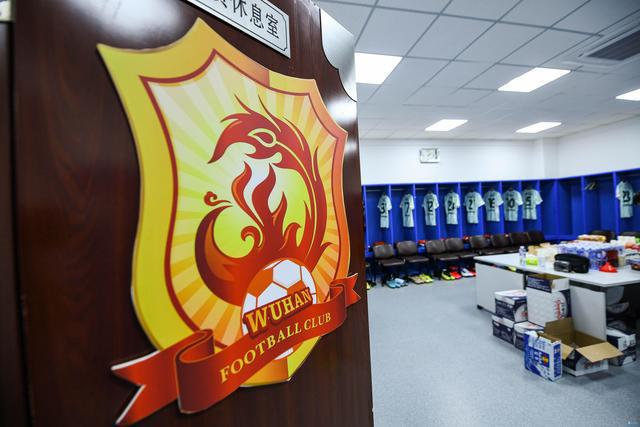 澎湃：卓尔集团10年对俱乐部投入40亿，年投入4亿绝对算天文数字