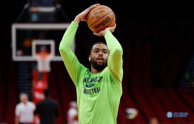 拉塞尔上半场三分7中7！里德：这不意外 你会想他什么时候投丢