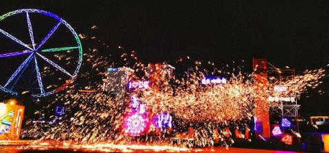 2023重庆欢乐谷元宵节有打铁花几点表演