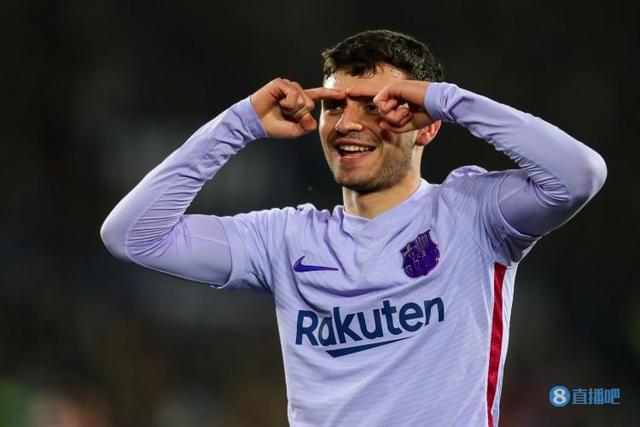 佩德里在科曼麾下56场攻入4球,在哈维麾下44场11球