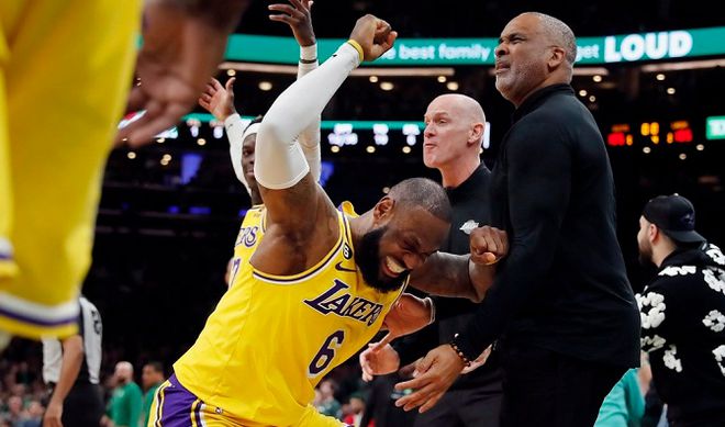 詹眉缺阵!湖人战篮网胜率仅22%,威少死磕欧文,客场或吞连败