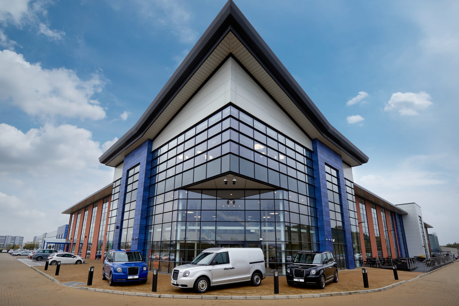 背靠吉利实力 LEVC引领全球进入零碳出行新时代